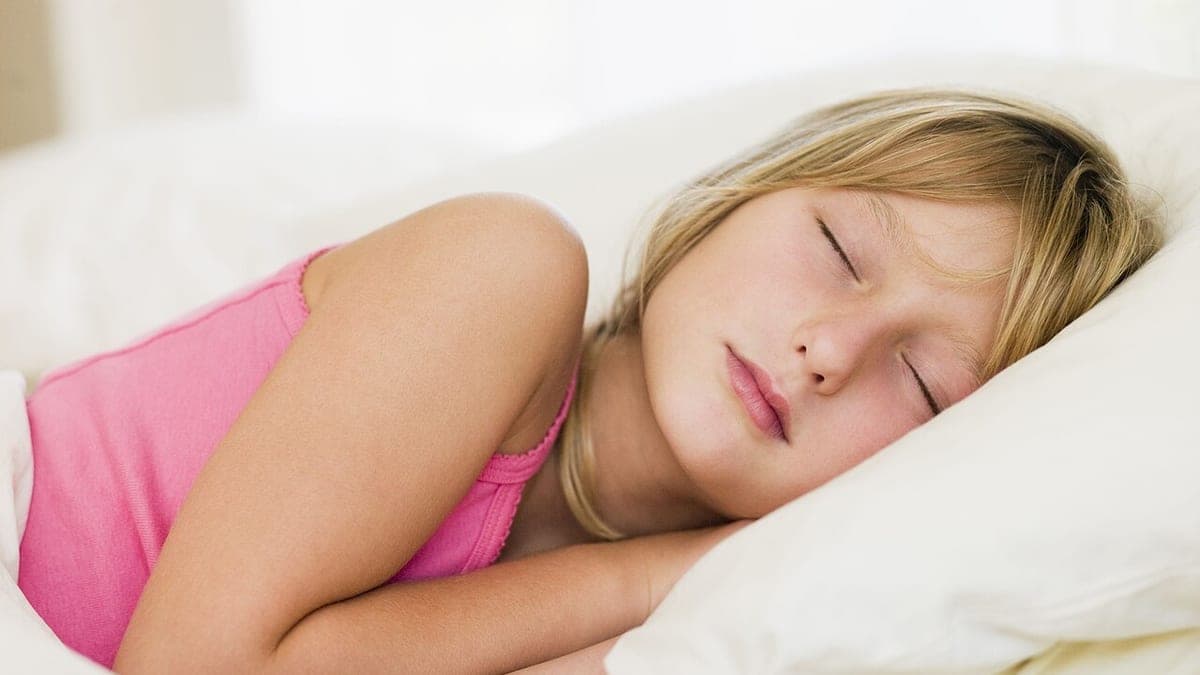 Ilustrasi artikel Pola Tidur Anak Usia Sekolah: Durasi dan Rutinitas Anak SD
